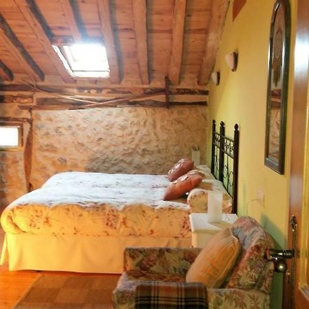 Casa Rural Calle Real Bed & Breakfast Torremocha de Ayllon ภายนอก รูปภาพ