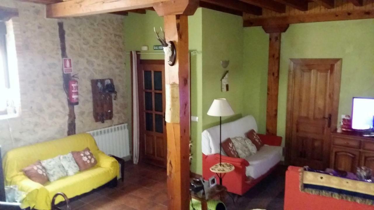 Casa Rural Calle Real Bed & Breakfast Torremocha de Ayllon ภายนอก รูปภาพ