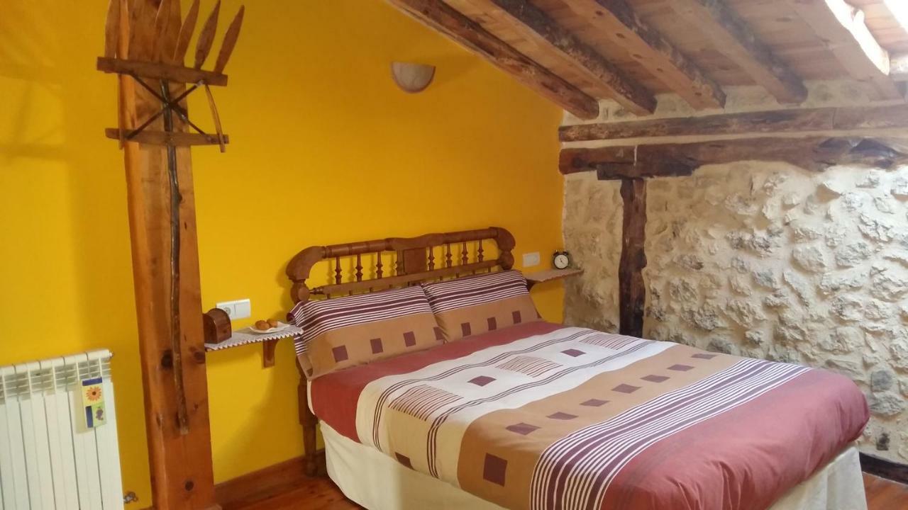 Casa Rural Calle Real Bed & Breakfast Torremocha de Ayllon ภายนอก รูปภาพ