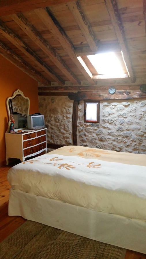 Casa Rural Calle Real Bed & Breakfast Torremocha de Ayllon ภายนอก รูปภาพ