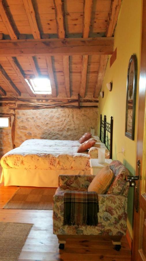 Casa Rural Calle Real Bed & Breakfast Torremocha de Ayllon ภายนอก รูปภาพ